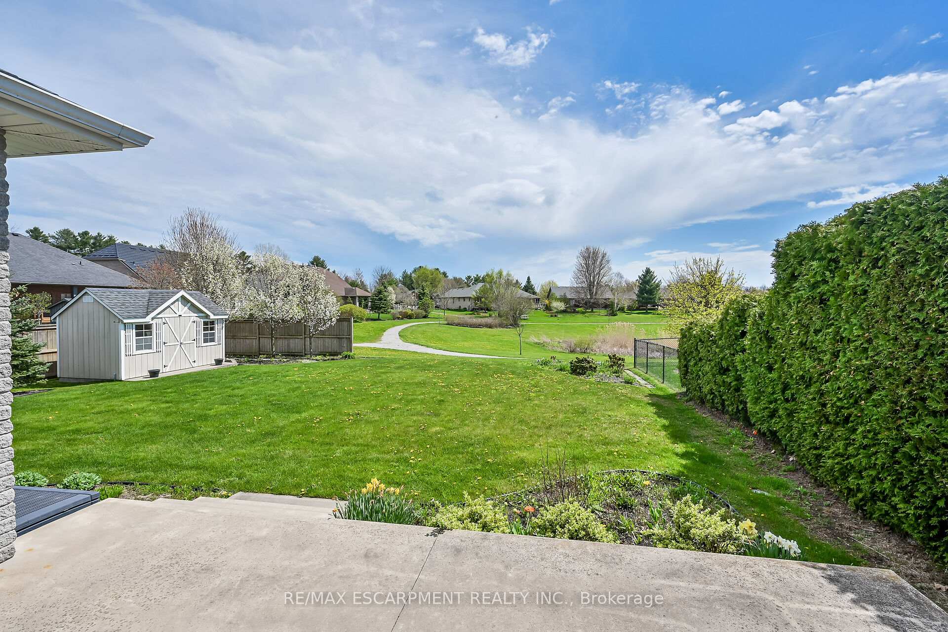 Photo 40 of 186 Donjon Boulevard, Norfolk, Port Dover — HOMEH