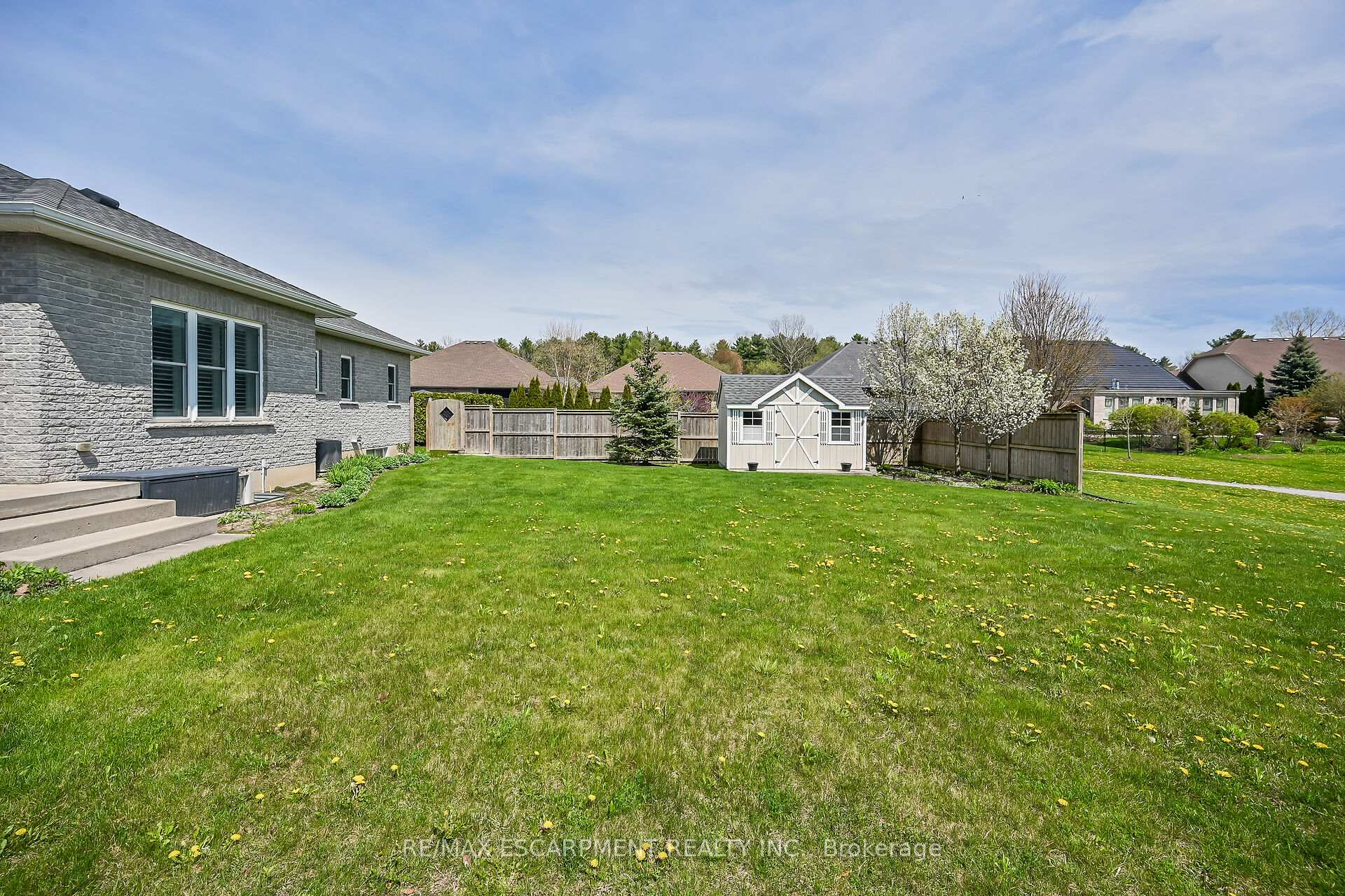 Photo 41 of 186 Donjon Boulevard, Norfolk, Port Dover — HOMEH
