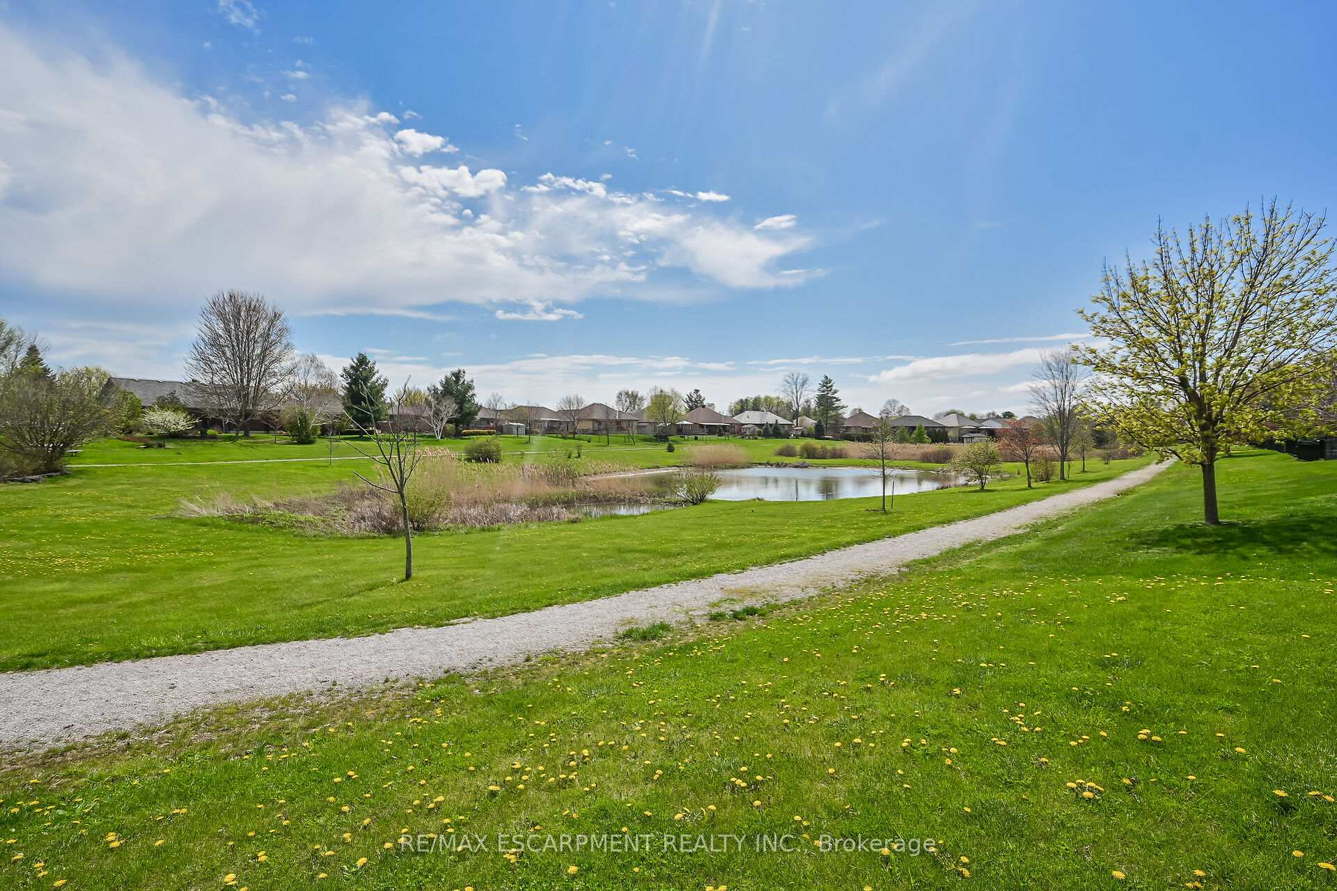 Photo 43 of 186 Donjon Boulevard, Norfolk, Port Dover — HOMEH