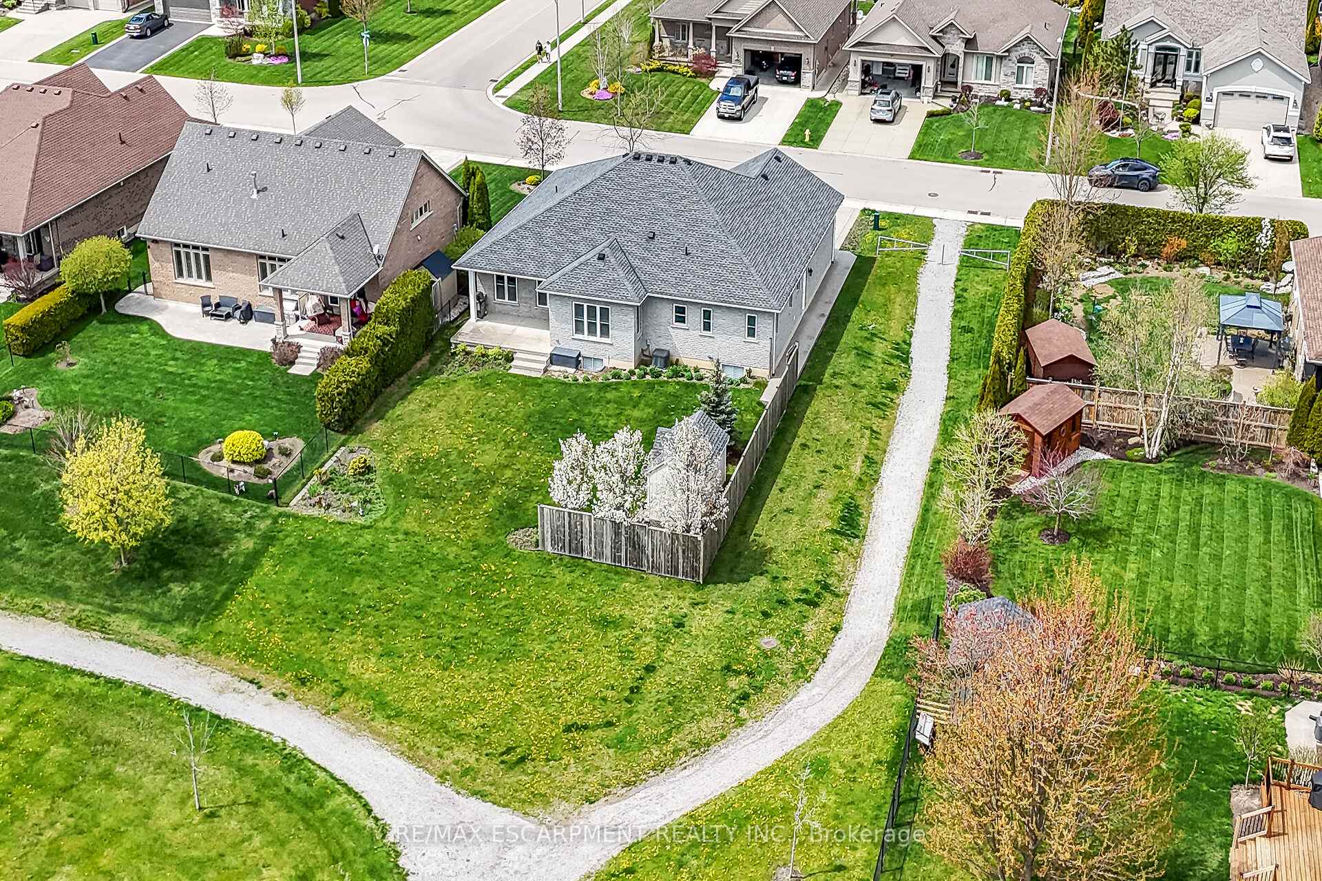 Photo 46 of 186 Donjon Boulevard, Norfolk, Port Dover — HOMEH