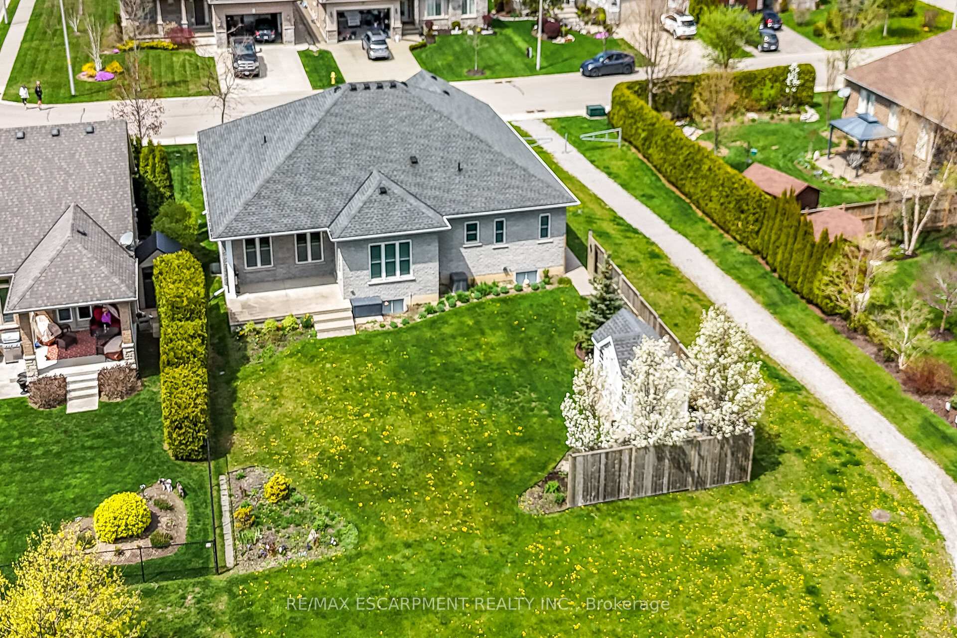 Photo 48 of 186 Donjon Boulevard, Norfolk, Port Dover — HOMEH