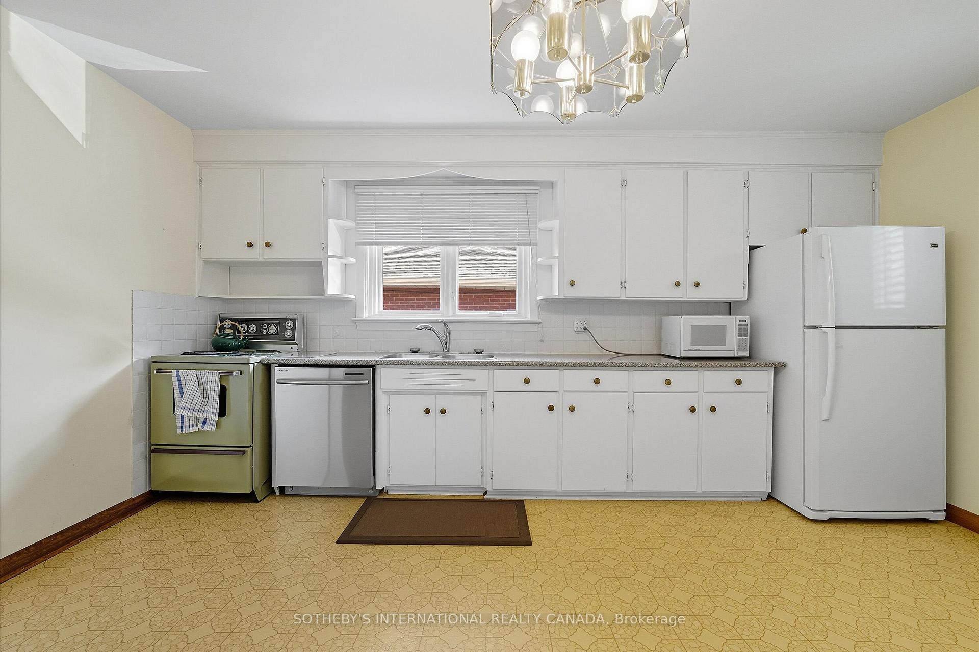 Photo 13 of 179 Cromwell Avenue, Oshawa, Vanier — HOMEH
