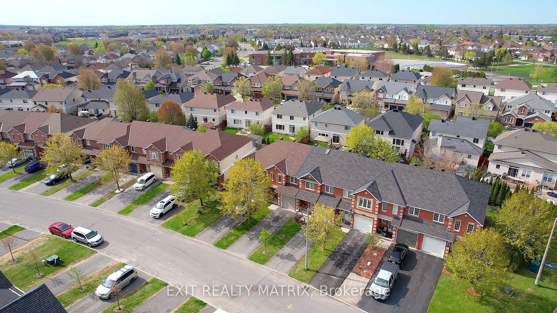 Photo 3 of 1158 Brasseur Crescent, Ottawa, Fallingbrook/Gardenway South — HOMEH