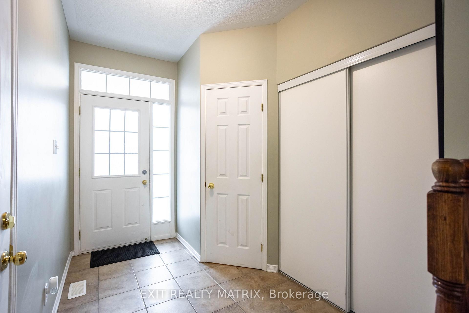 Photo 5 of 1158 Brasseur Crescent, Ottawa, Fallingbrook/Gardenway South — HOMEH