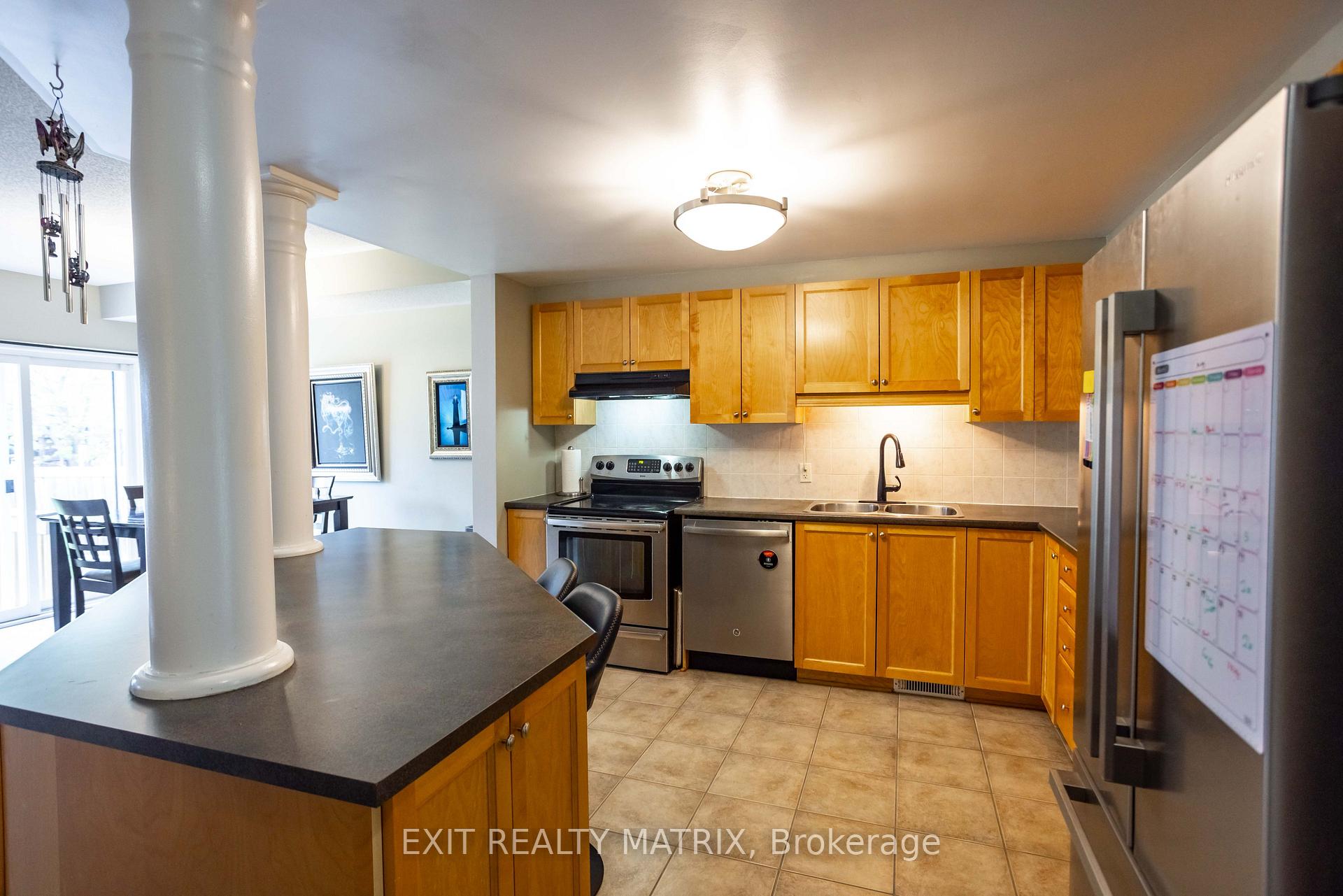 Photo 8 of 1158 Brasseur Crescent, Ottawa, Fallingbrook/Gardenway South — HOMEH