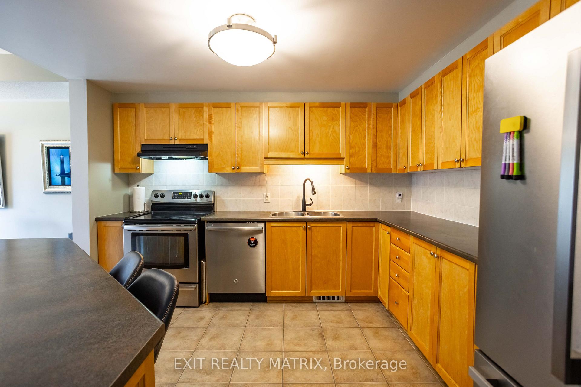 Photo 9 of 1158 Brasseur Crescent, Ottawa, Fallingbrook/Gardenway South — HOMEH