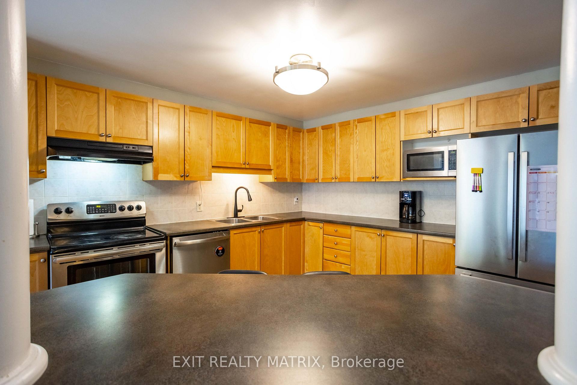 Photo 10 of 1158 Brasseur Crescent, Ottawa, Fallingbrook/Gardenway South — HOMEH