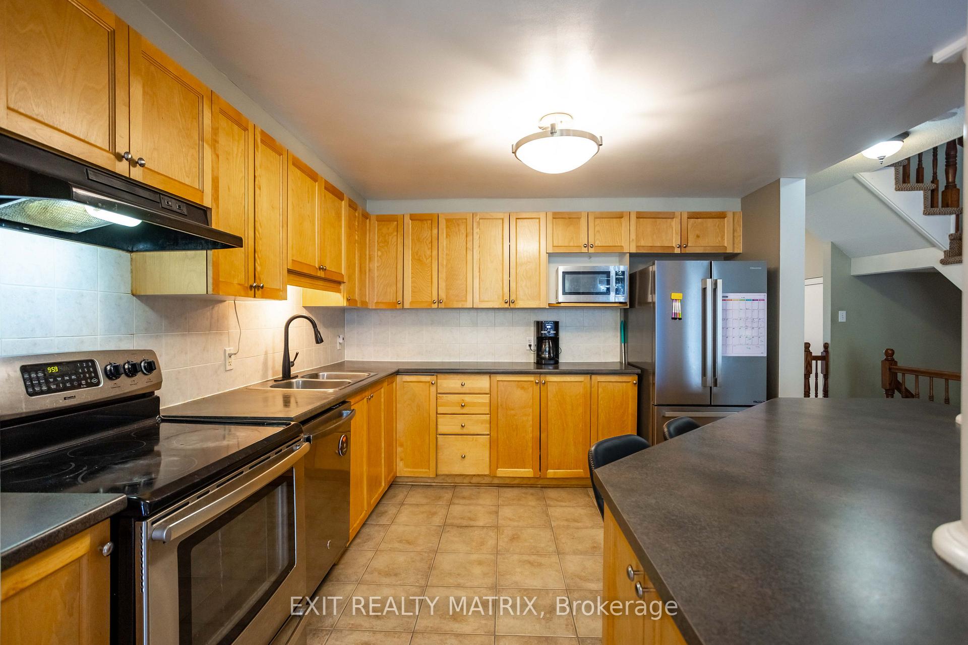Photo 11 of 1158 Brasseur Crescent, Ottawa, Fallingbrook/Gardenway South — HOMEH