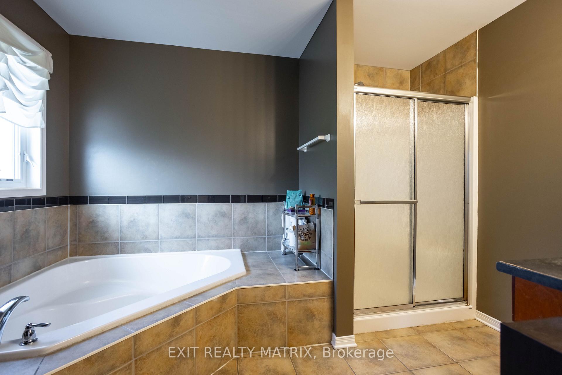 Photo 23 of 1158 Brasseur Crescent, Ottawa, Fallingbrook/Gardenway South — HOMEH