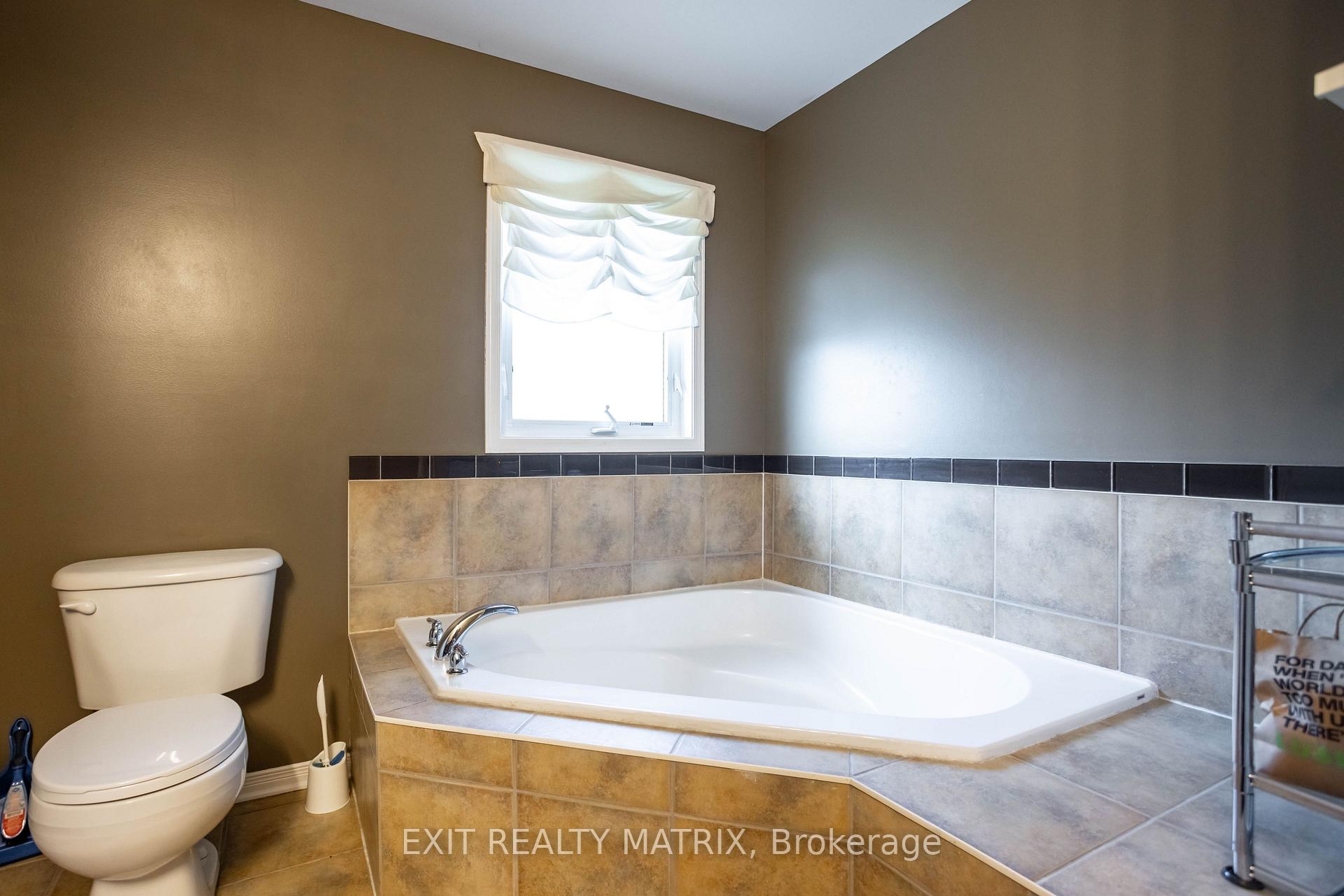 Photo 24 of 1158 Brasseur Crescent, Ottawa, Fallingbrook/Gardenway South — HOMEH