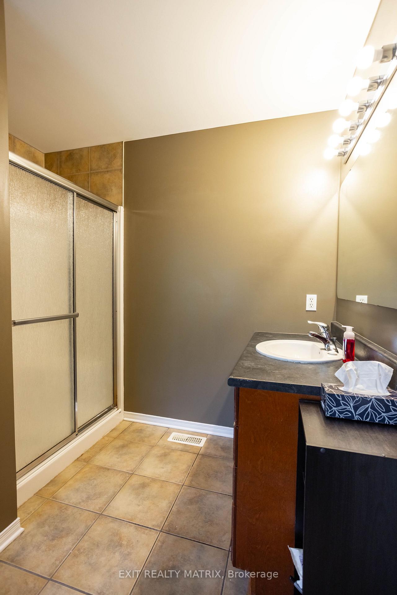 Photo 25 of 1158 Brasseur Crescent, Ottawa, Fallingbrook/Gardenway South — HOMEH