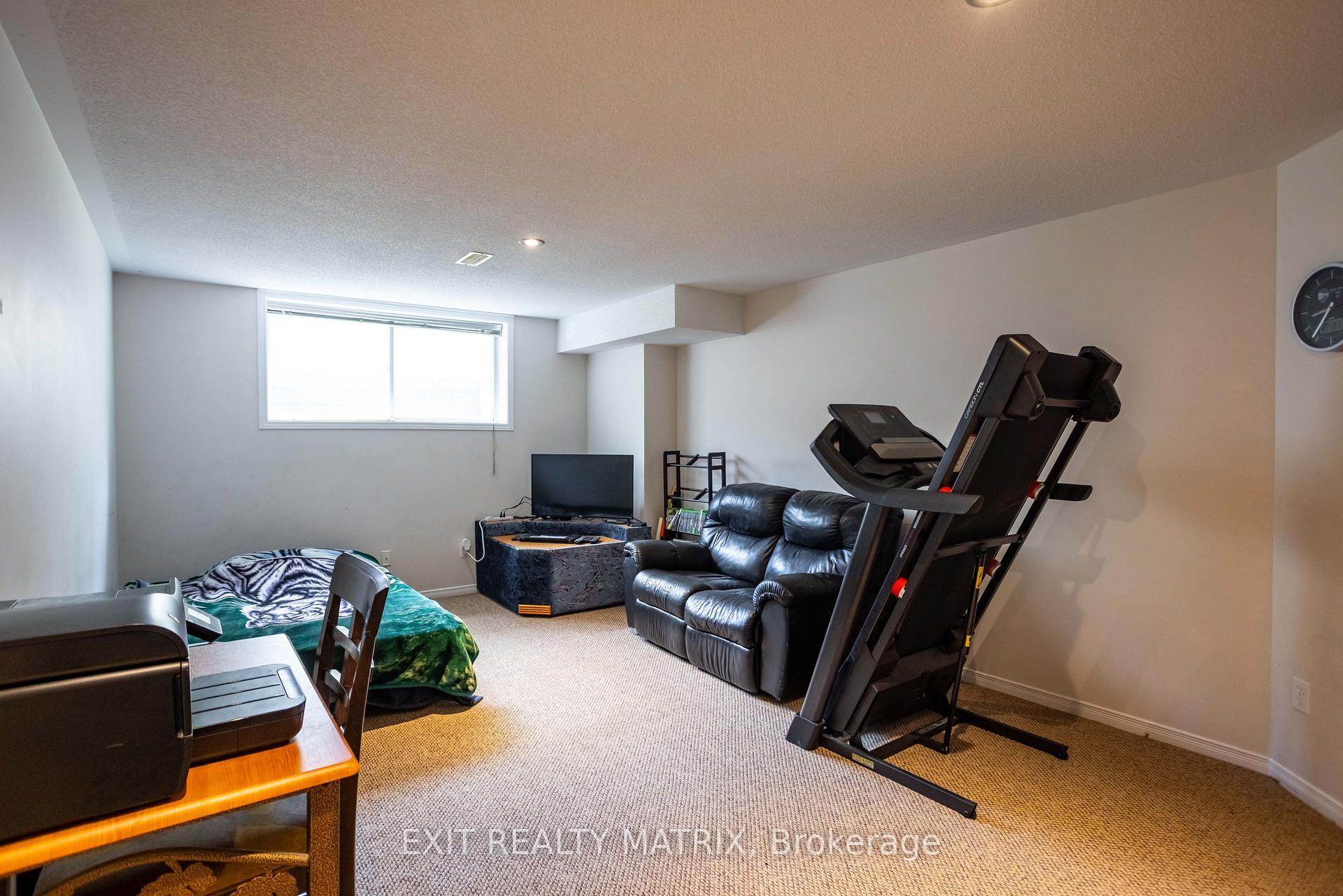Photo 34 of 1158 Brasseur Crescent, Ottawa, Fallingbrook/Gardenway South — HOMEH
