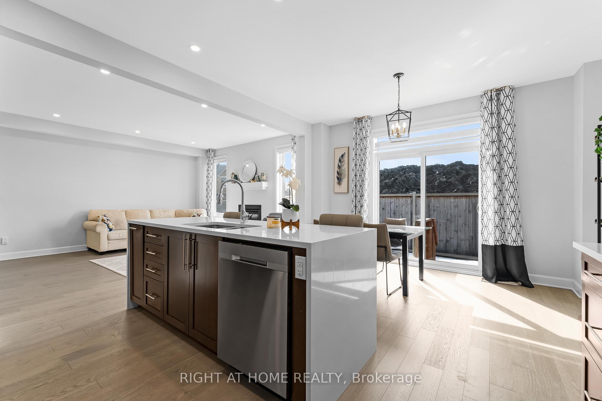 Photo 21 of 218 Aquarium Avenue, Ottawa, Avalon West — HOMEH
