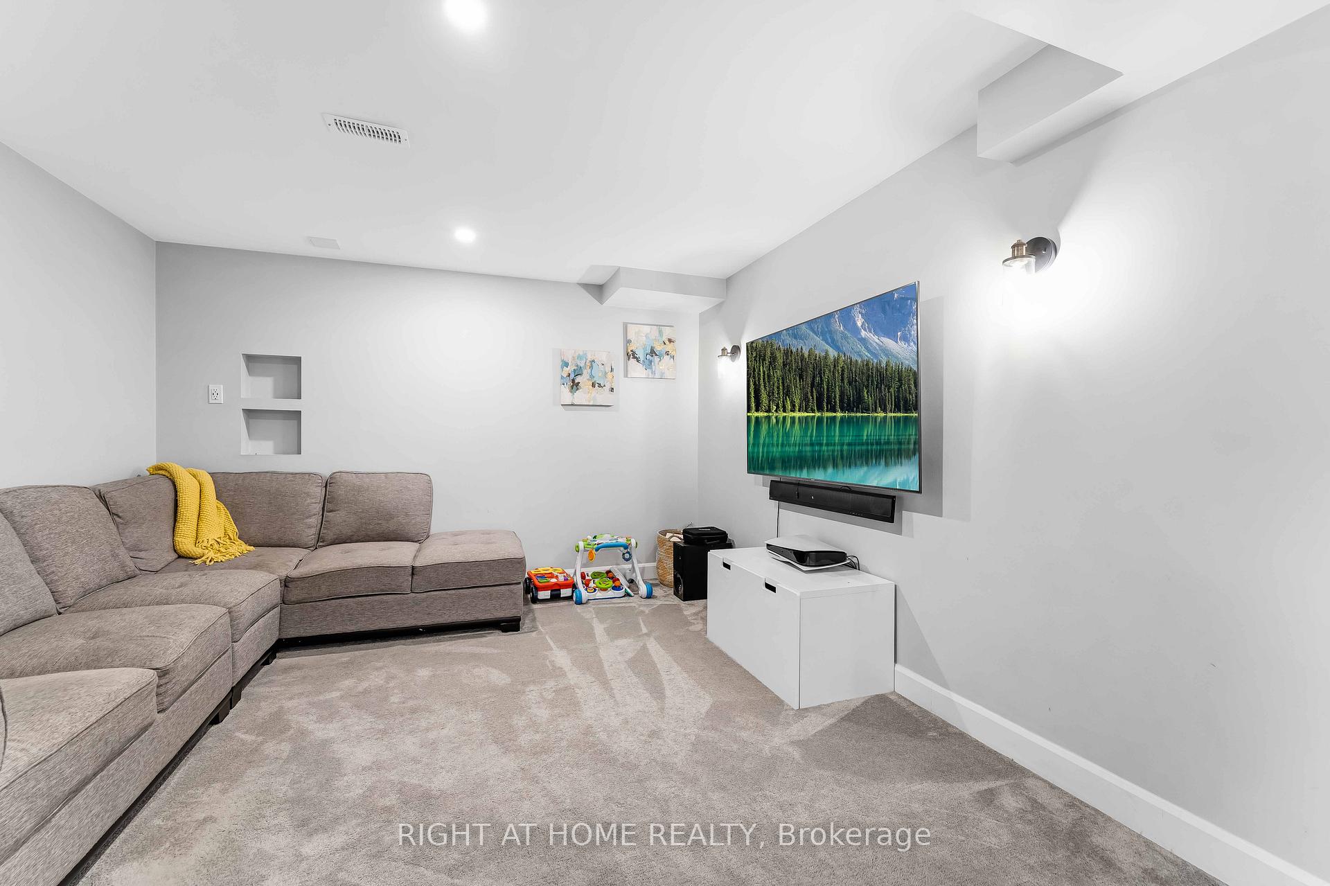 Photo 42 of 218 Aquarium Avenue, Ottawa, Avalon West — HOMEH