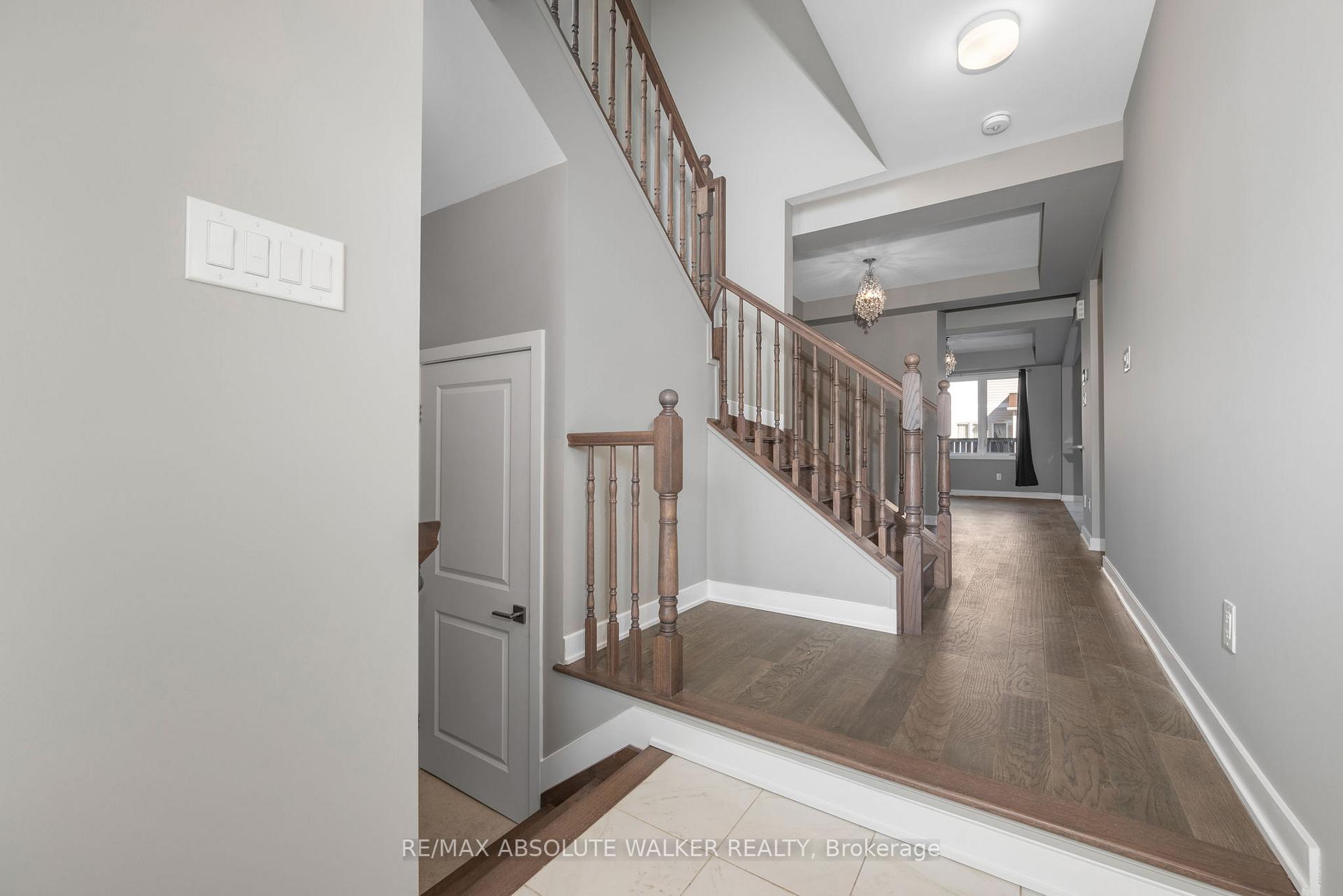 Photo 3 of 2156 Winsome Terrace, Ottawa, Fallingbrook/Gardenway South — HOMEH