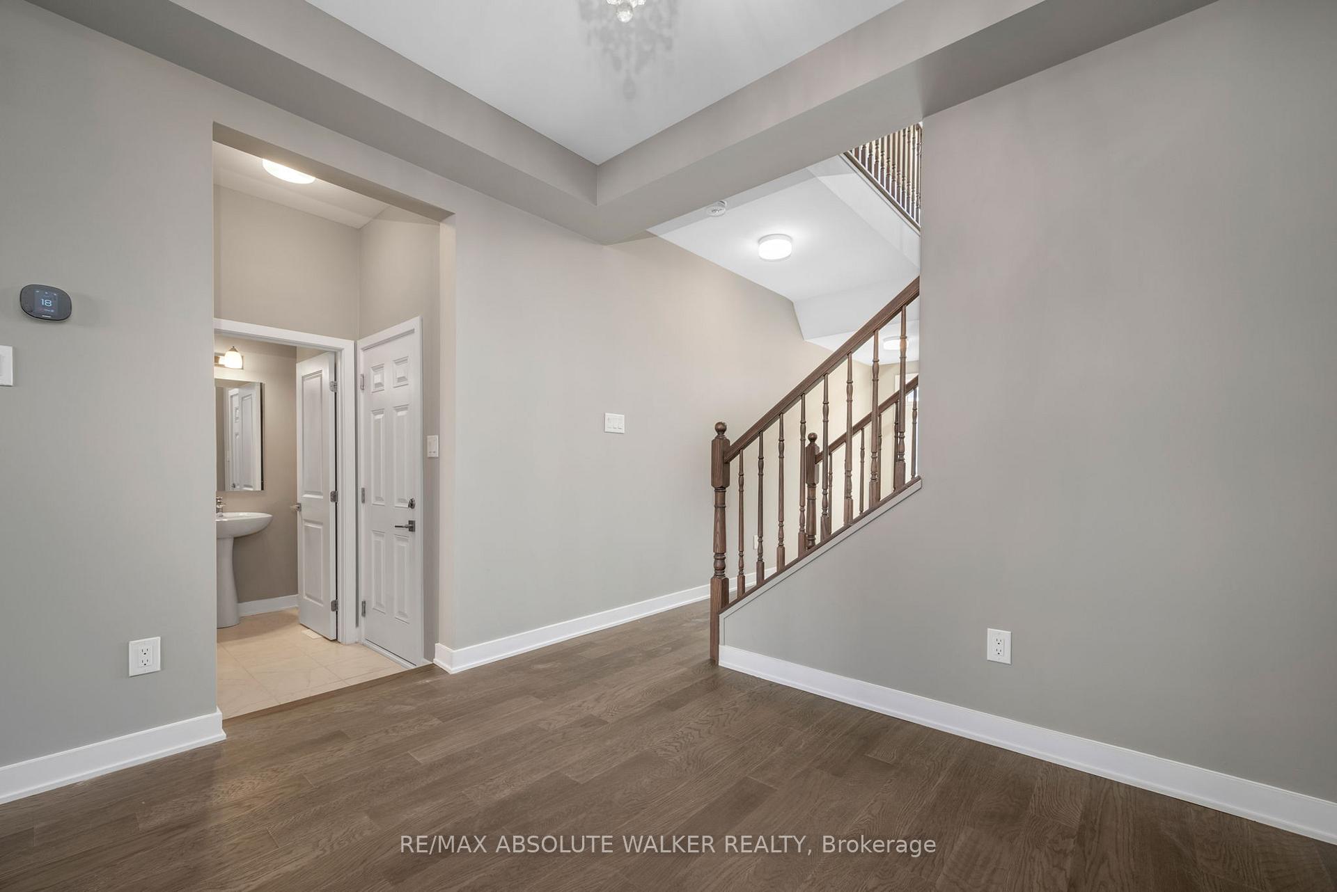 Photo 7 of 2156 Winsome Terrace, Ottawa, Fallingbrook/Gardenway South — HOMEH