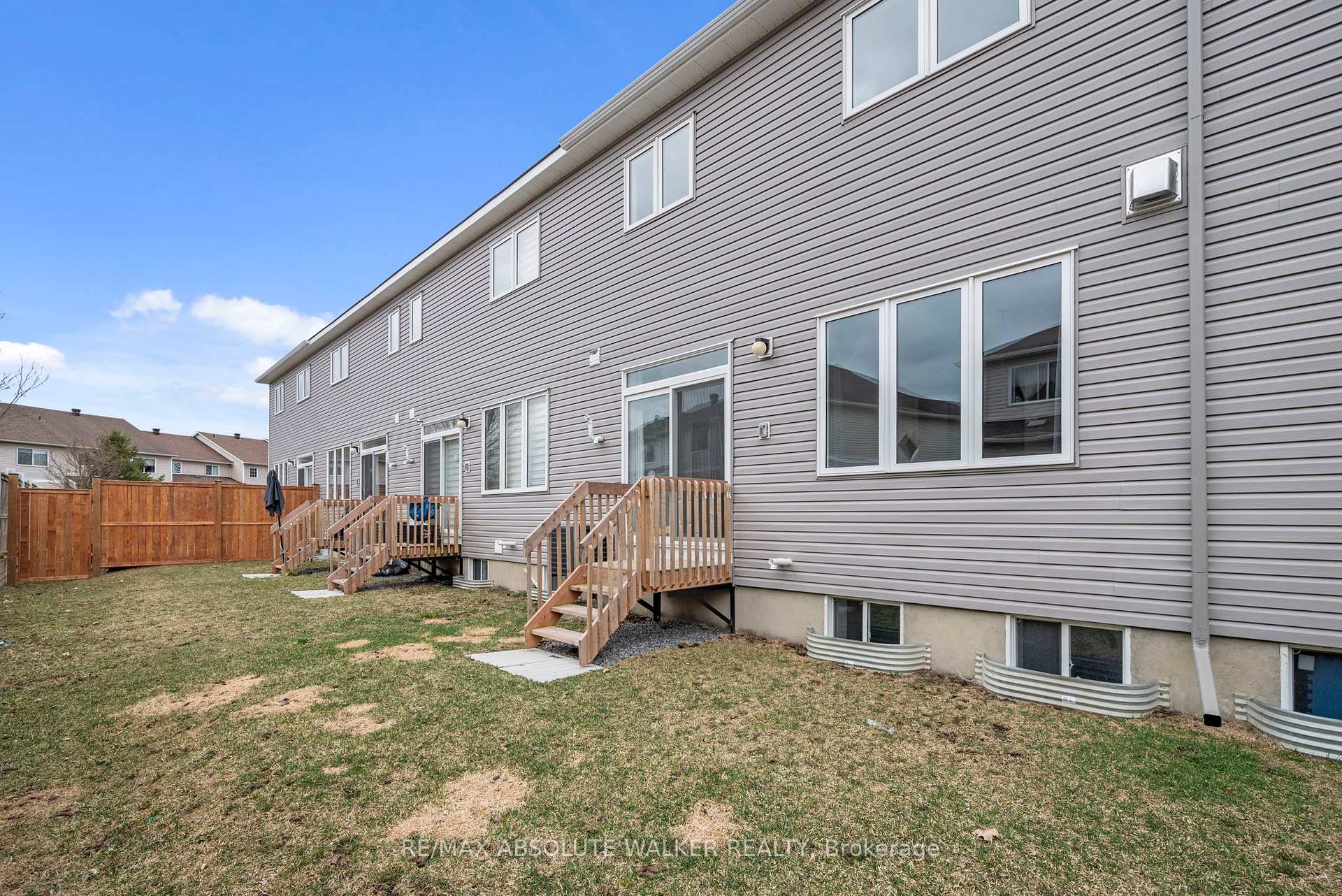 Photo 28 of 2156 Winsome Terrace, Ottawa, Fallingbrook/Gardenway South — HOMEH