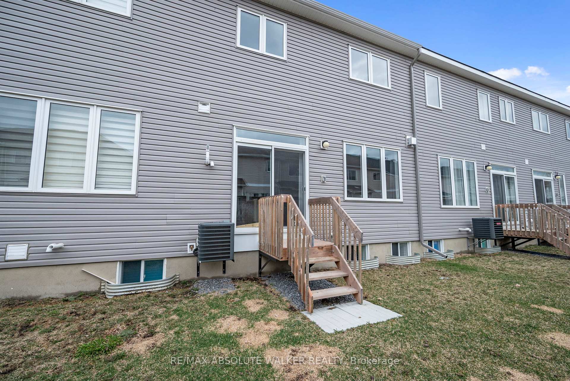Photo 29 of 2156 Winsome Terrace, Ottawa, Fallingbrook/Gardenway South — HOMEH