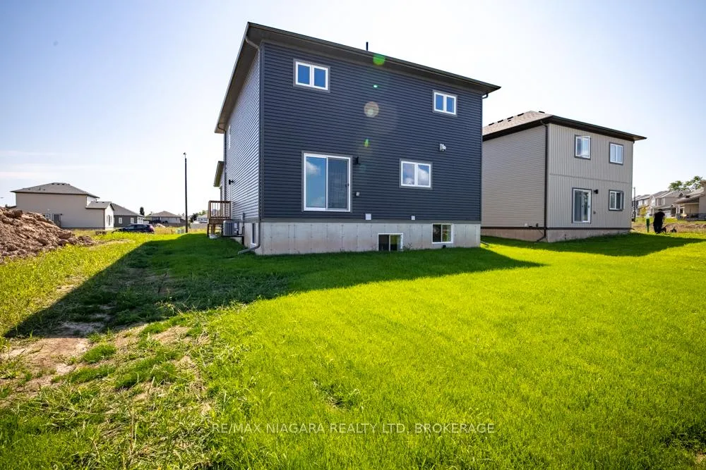 Photo 11 of Unit Lower, 158 Hillcrest Road, Port Colborne, Main Street — HOMEH