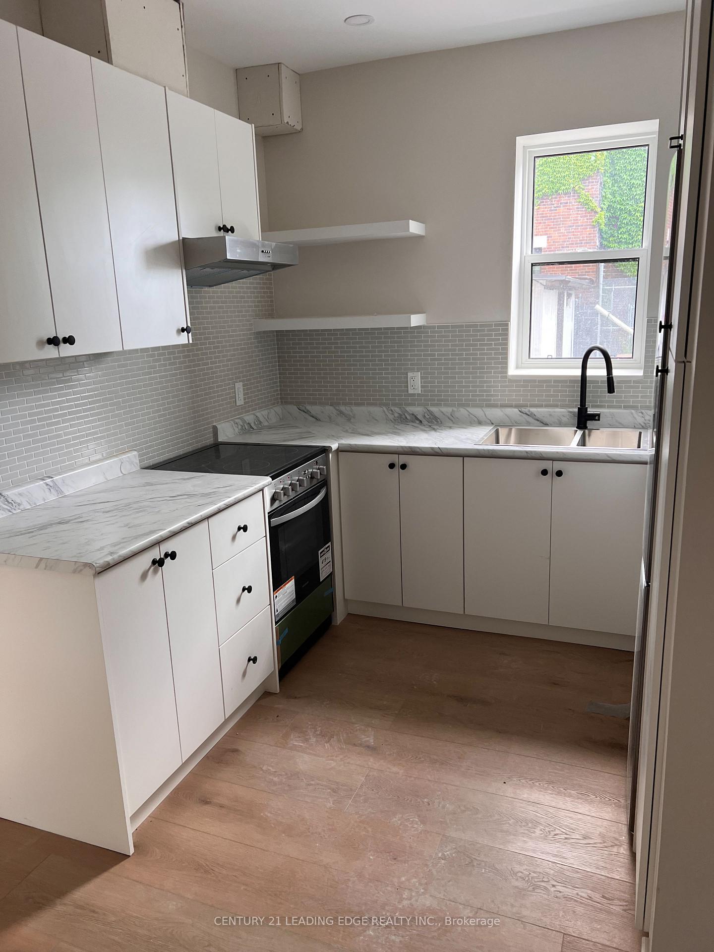 Photo 2 of Unit 1/18, 82 Simcoe Street, Oshawa, Central — HOMEH