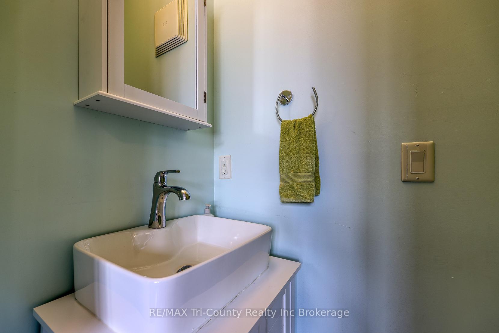 Photo 41 of 180 Talbot Street, Norfolk, Courtland — HOMEH