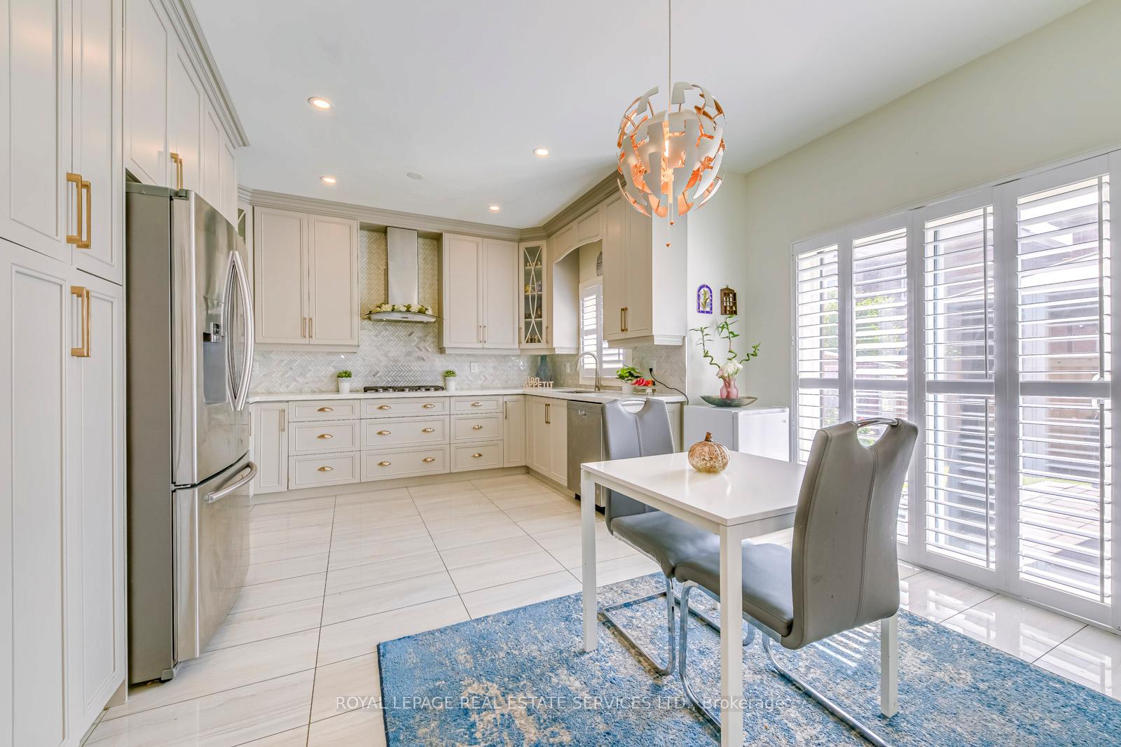 Photo 9 of 448 Downes Jackson Heights, Milton, Harrison — HOMEH