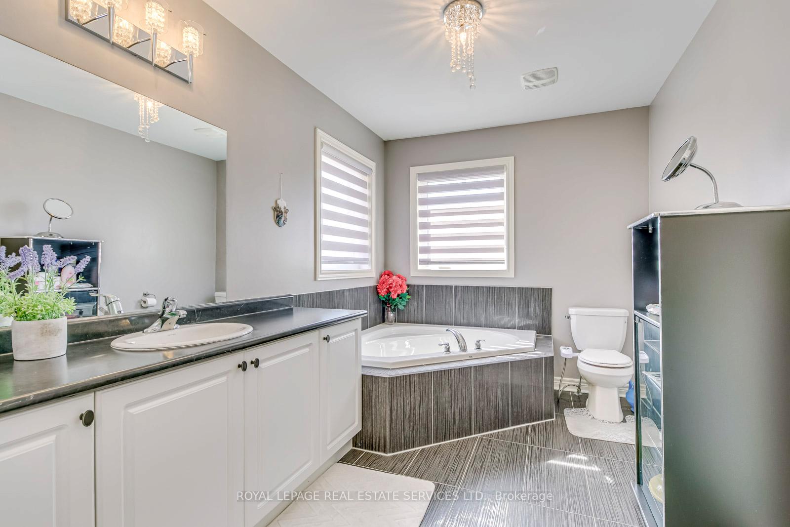 Photo 18 of 448 Downes Jackson Heights, Milton, Harrison — HOMEH