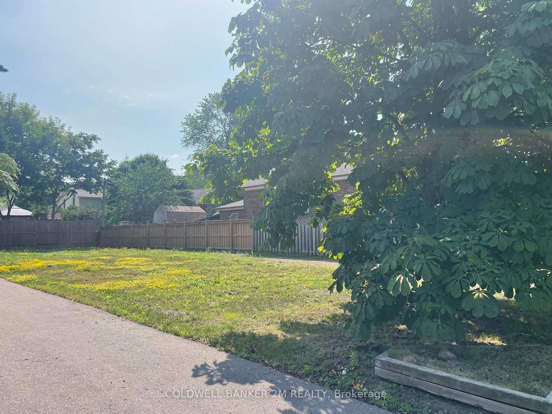 Photo 3 of 639 Hortop Street, Oshawa, O'Neill — HOMEH