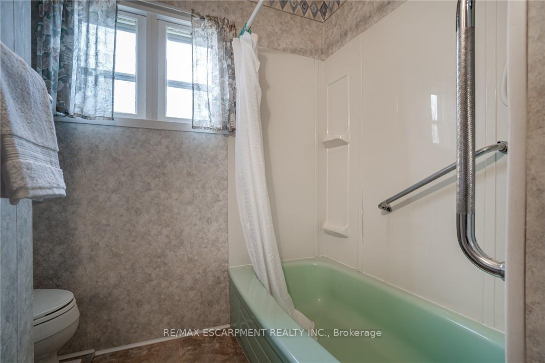 Photo 38 of 52 Ellis Street, Norfolk, Port Rowan — HOMEH