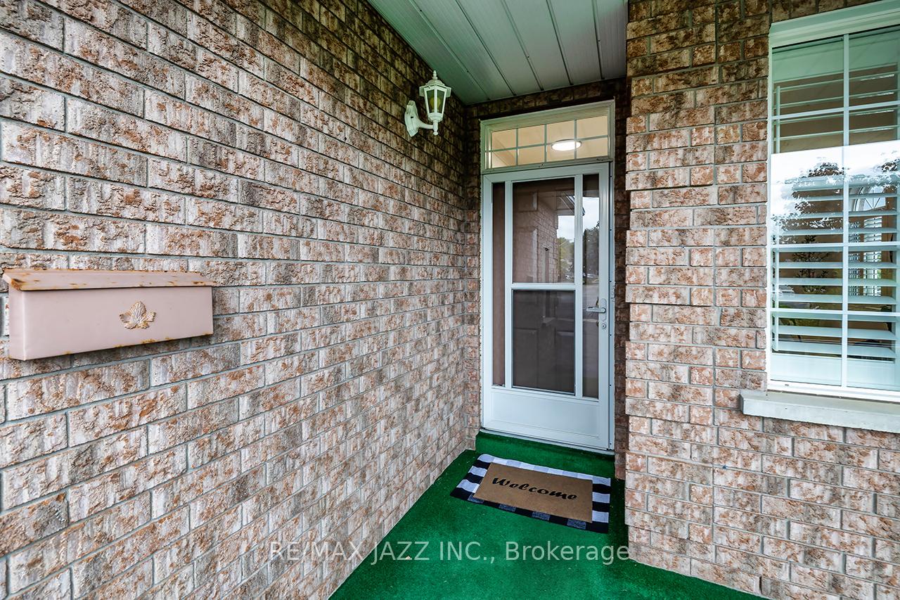 Photo 4 of 875 Beatrice Street E, Oshawa, Pinecrest — HOMEH