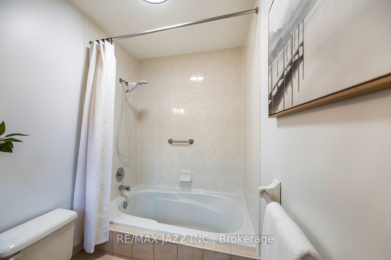 Photo 23 of 875 Beatrice Street E, Oshawa, Pinecrest — HOMEH