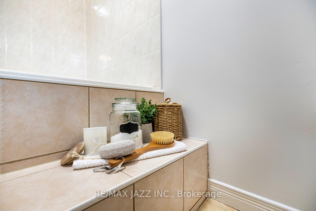 Photo 24 of 875 Beatrice Street E, Oshawa, Pinecrest — HOMEH