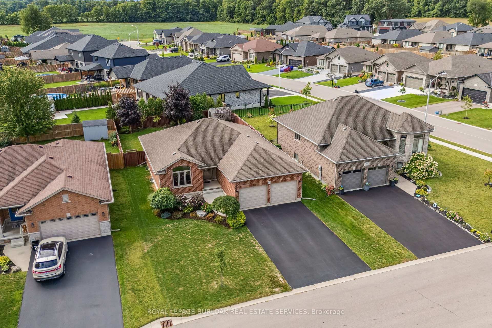Photo 4 of 90 Driftwood Drive, Norfolk, Simcoe — HOMEH