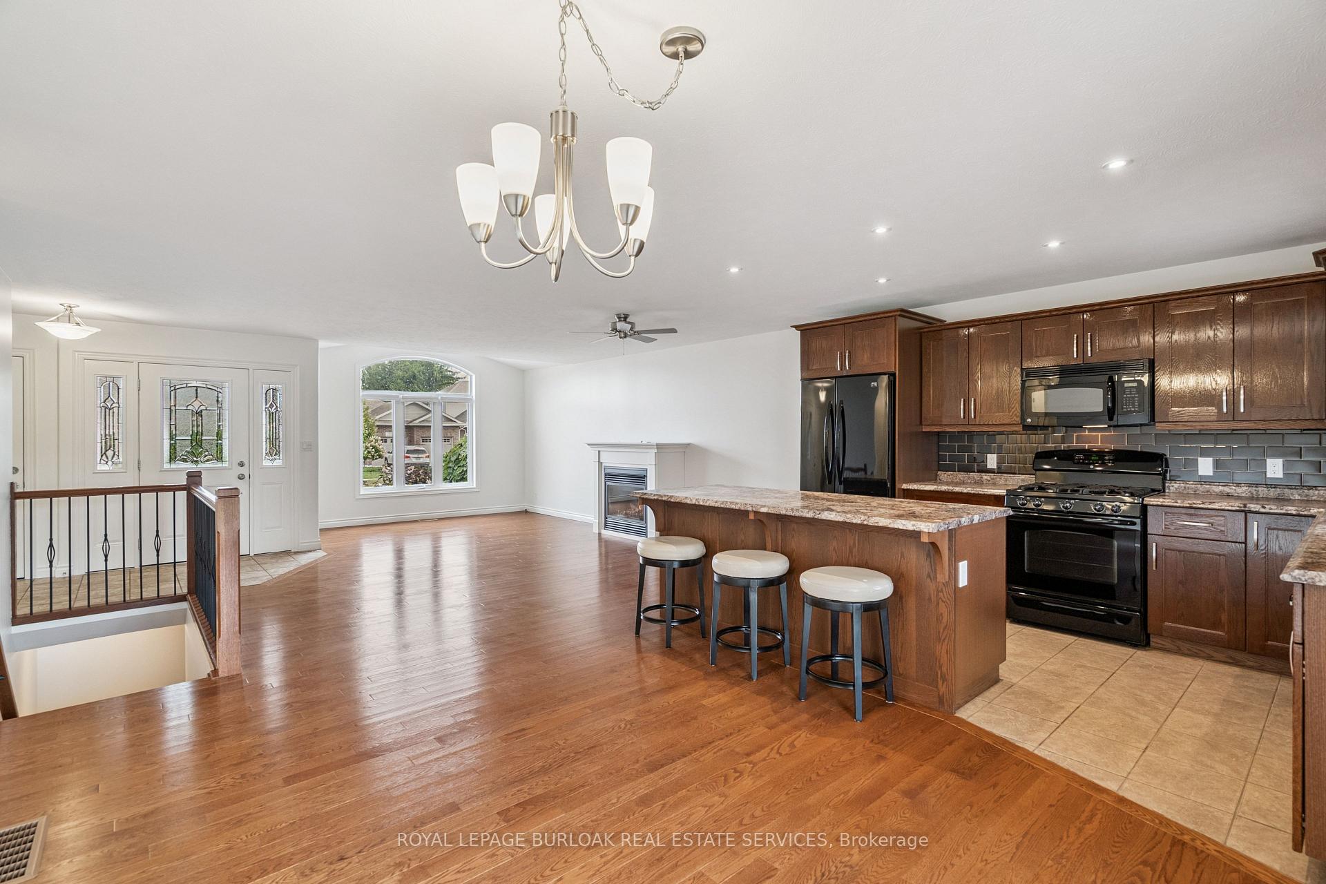 Photo 10 of 90 Driftwood Drive, Norfolk, Simcoe — HOMEH