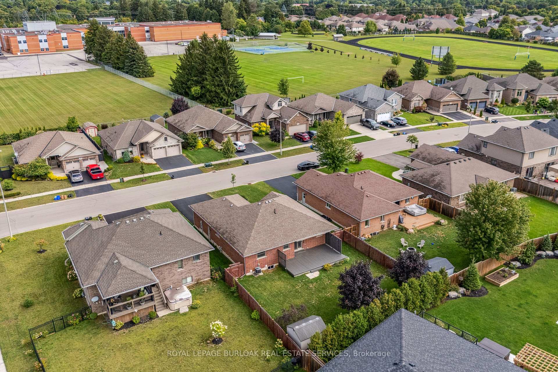 Photo 26 of 90 Driftwood Drive, Norfolk, Simcoe — HOMEH