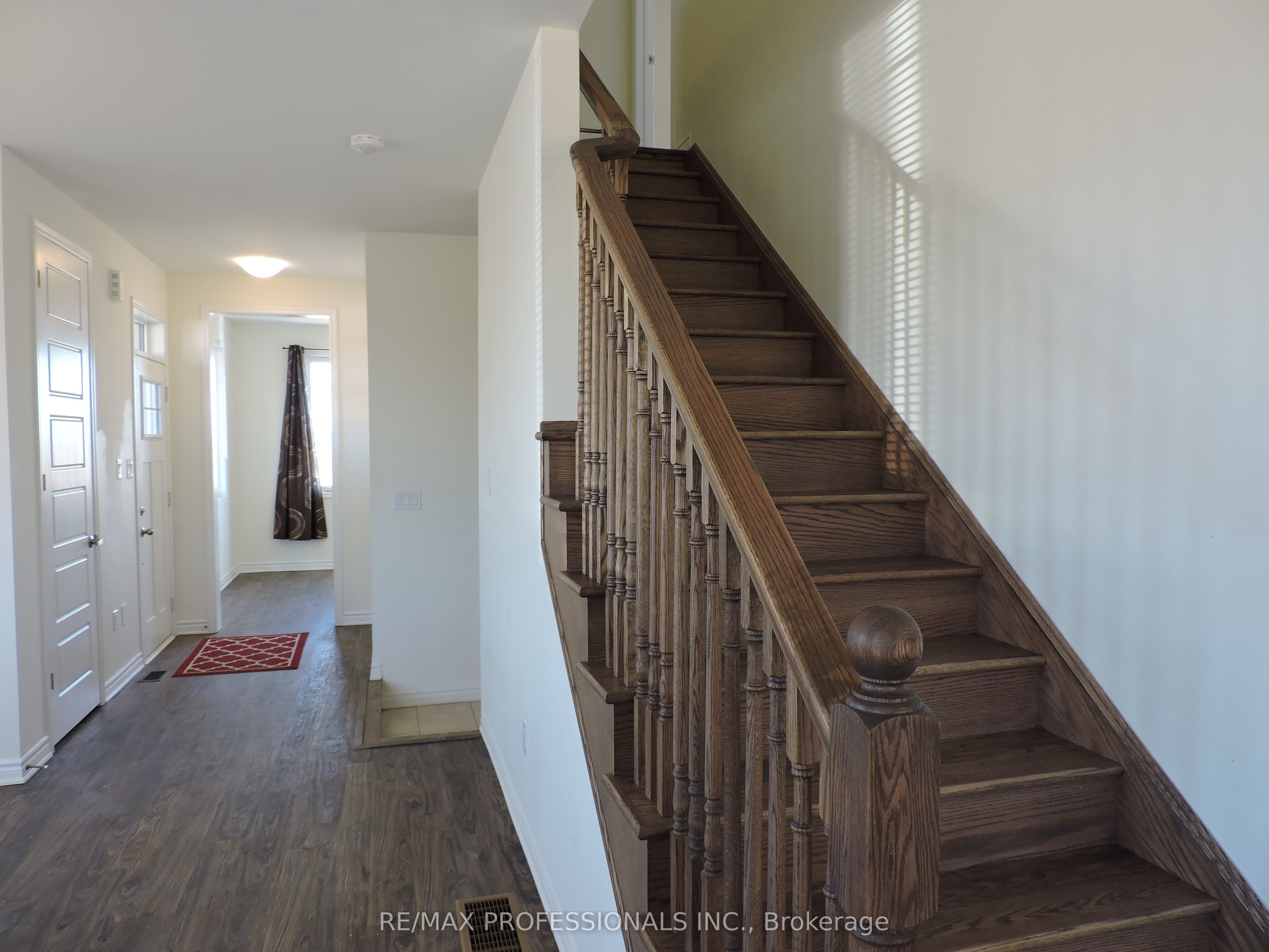 Photo 6 of 930 Cherry Court, Milton, Cobban — HOMEH