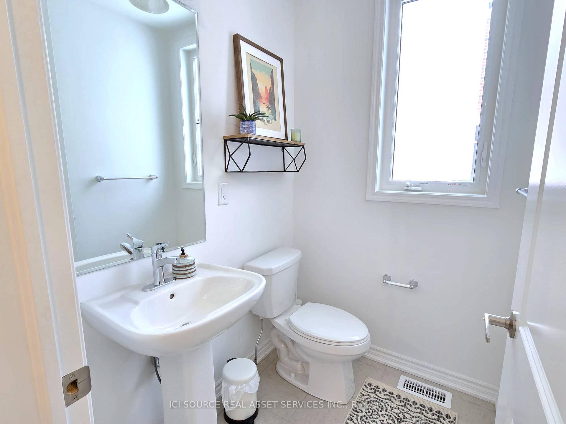 Photo 6 of 1405 Mockingbird Square, Pickering, Rural Pickering — HOMEH