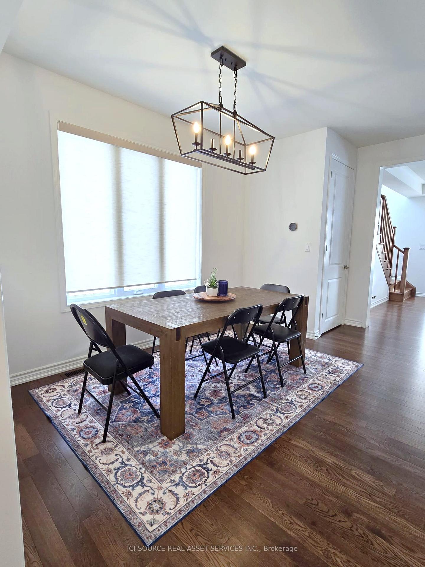 Photo 7 of 1405 Mockingbird Square, Pickering, Rural Pickering — HOMEH