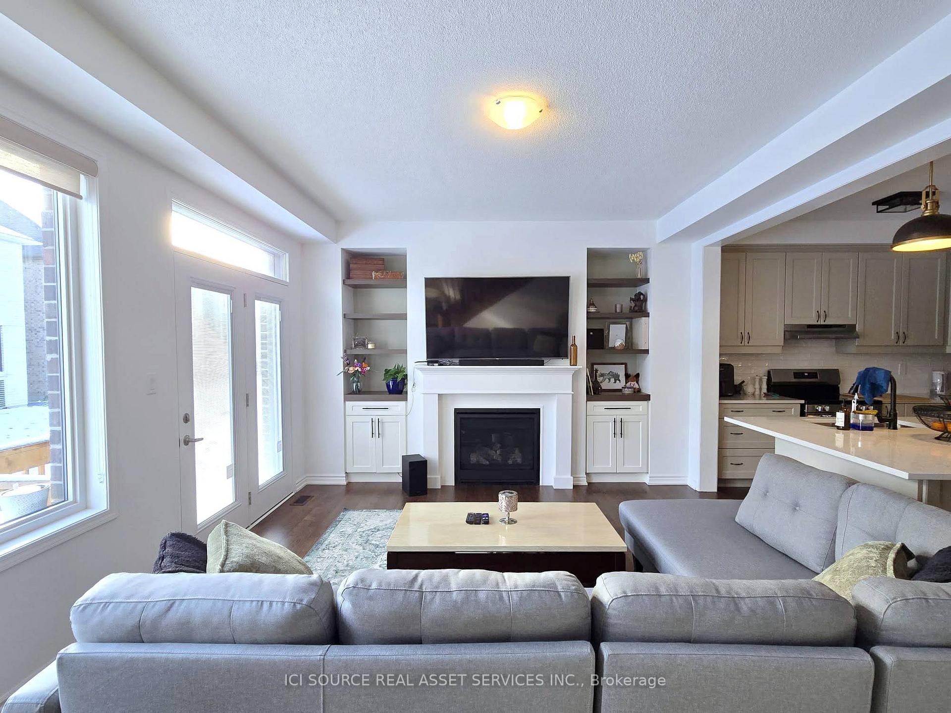 Photo 10 of 1405 Mockingbird Square, Pickering, Rural Pickering — HOMEH