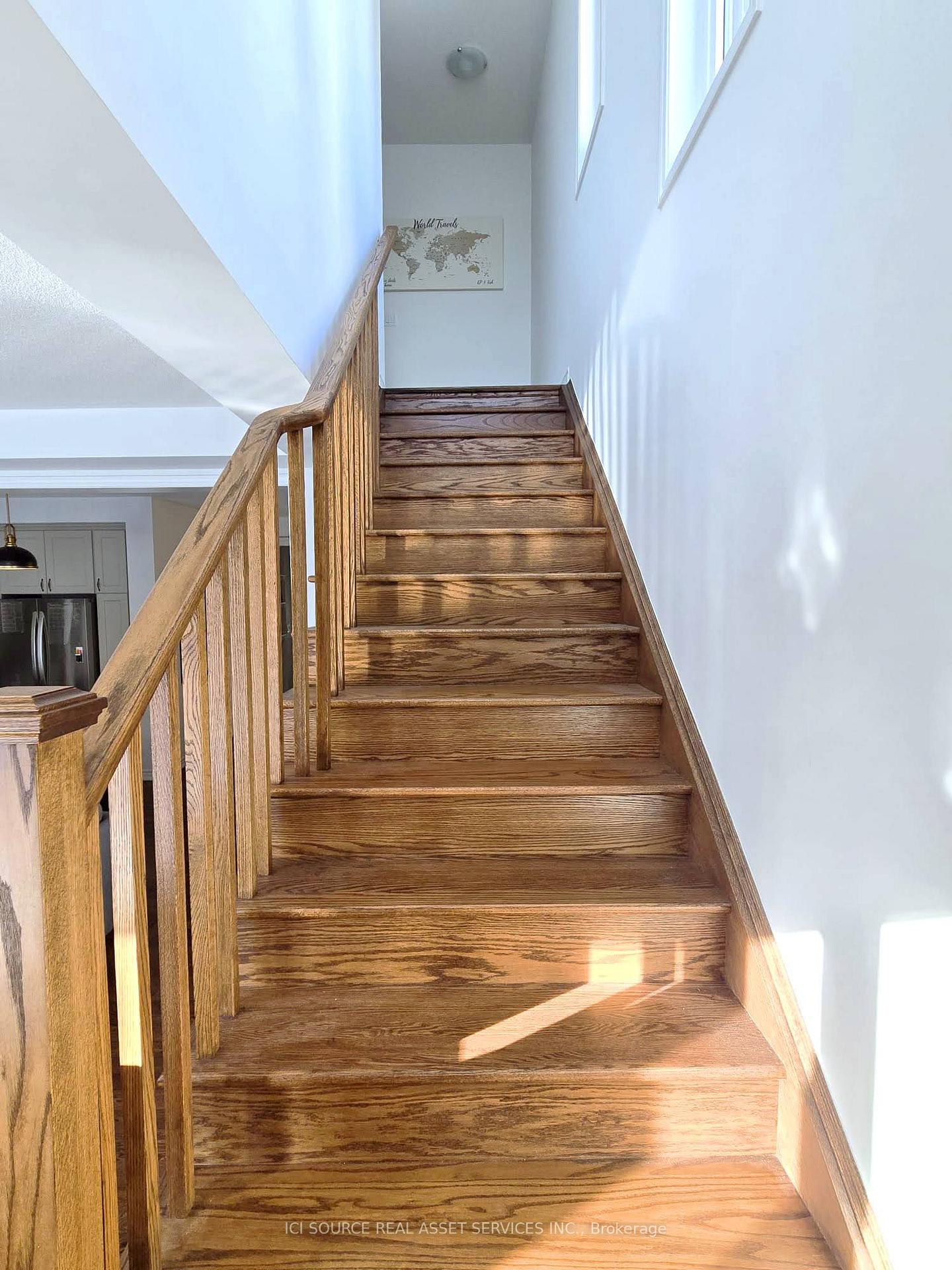 Photo 12 of 1405 Mockingbird Square, Pickering, Rural Pickering — HOMEH