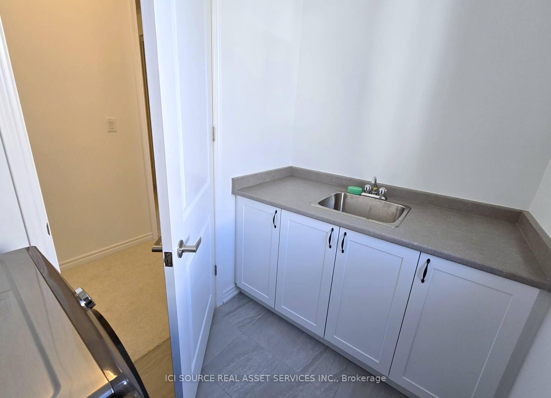 Photo 17 of 1405 Mockingbird Square, Pickering, Rural Pickering — HOMEH