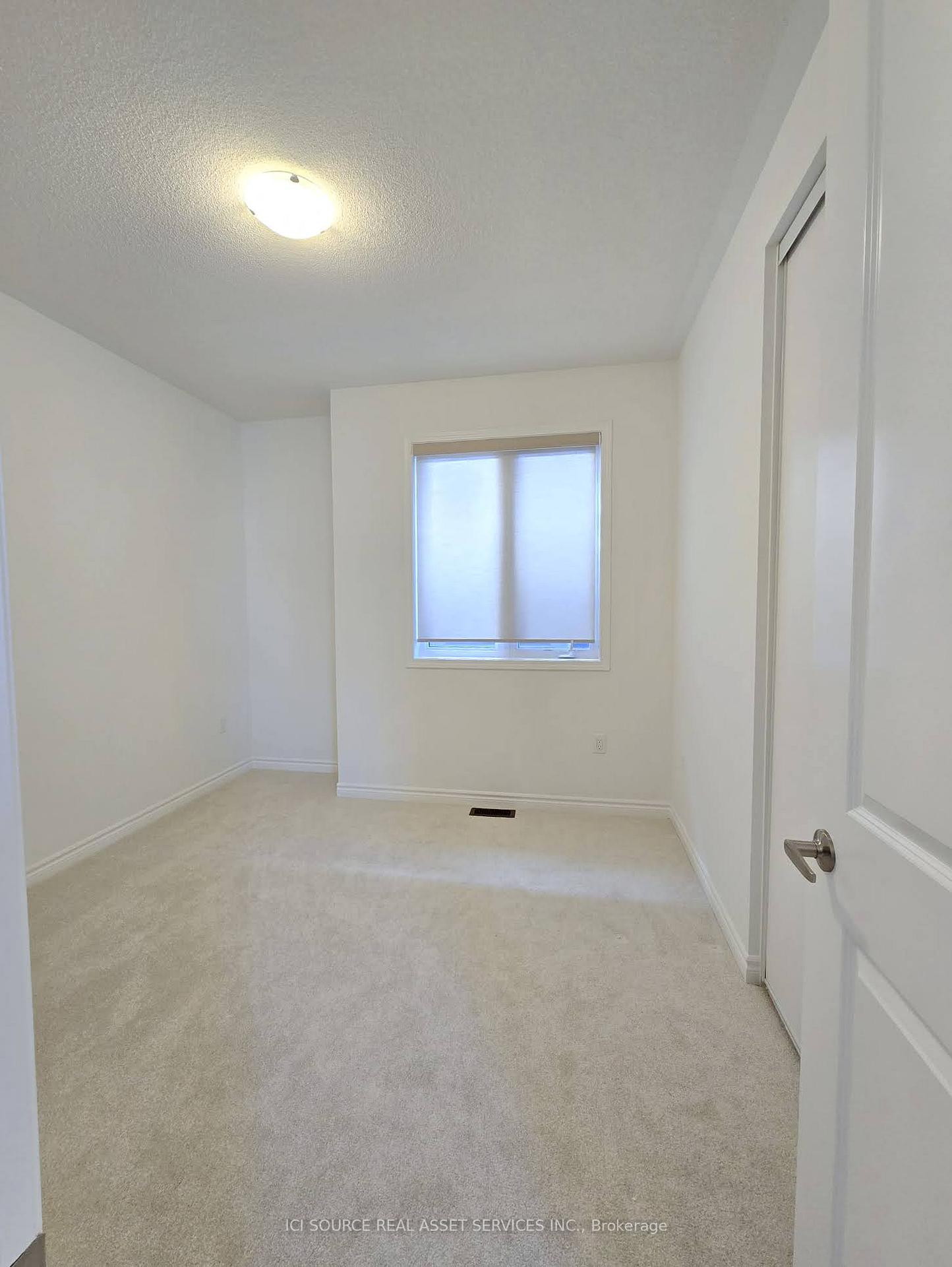 Photo 18 of 1405 Mockingbird Square, Pickering, Rural Pickering — HOMEH
