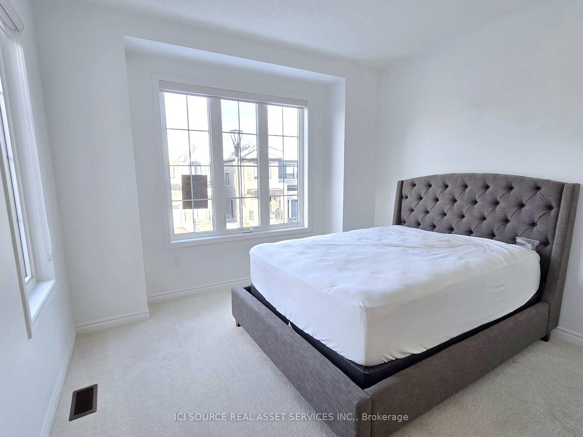 Photo 23 of 1405 Mockingbird Square, Pickering, Rural Pickering — HOMEH