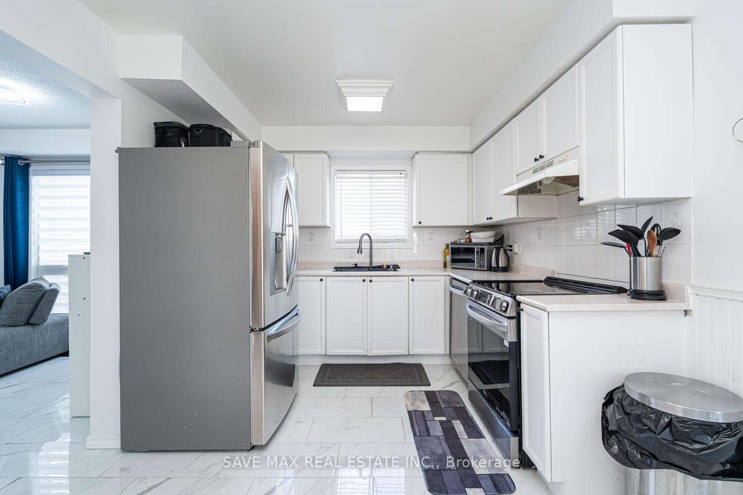 Photo 12 of 1058 Renaissance Drive, Oshawa, Lakeview — HOMEH