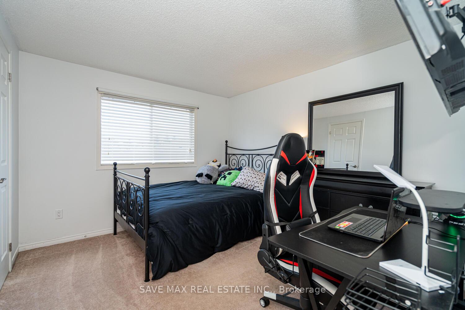 Photo 34 of 1058 Renaissance Drive, Oshawa, Lakeview — HOMEH