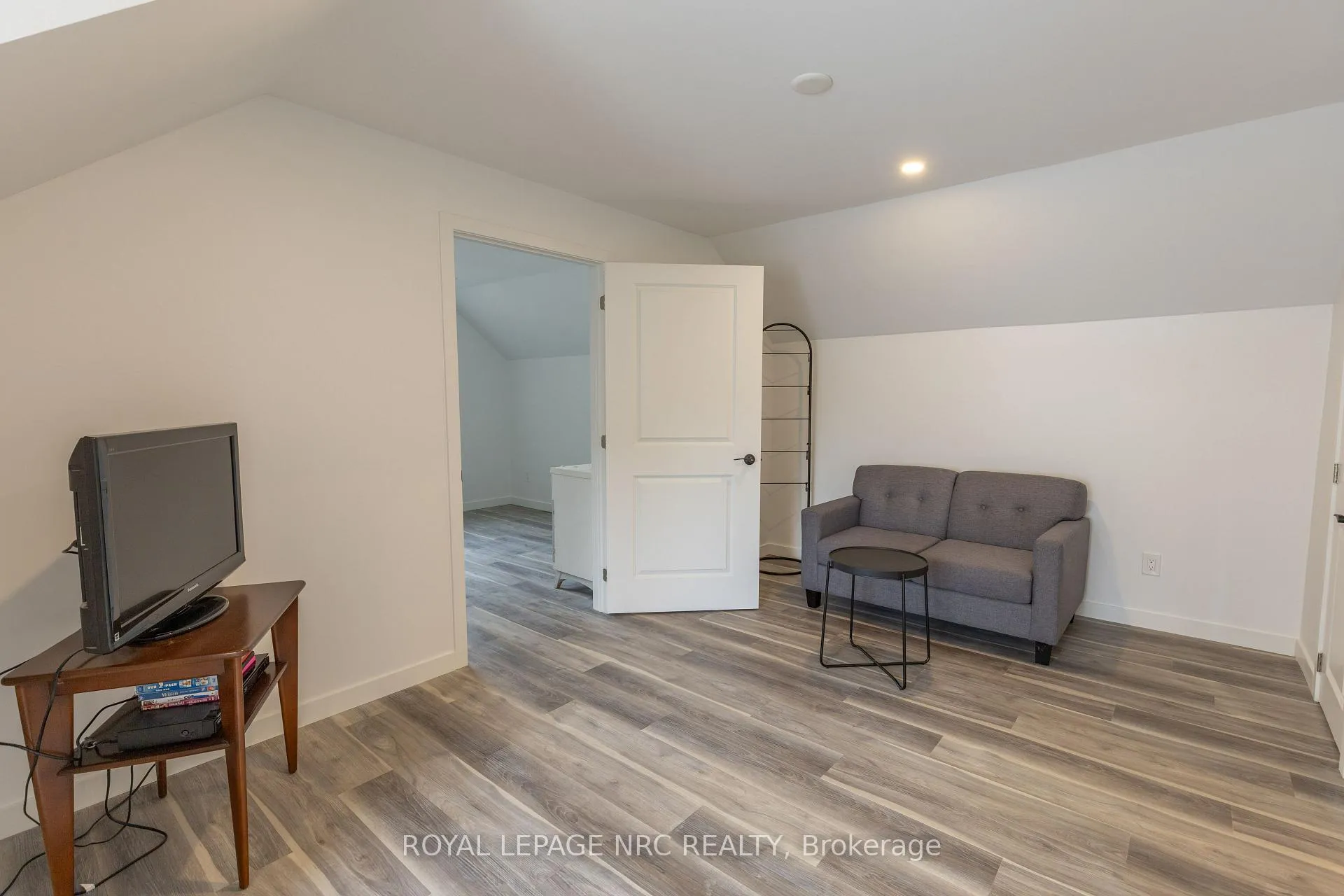 Photo 21 of 248 Bell Street, Port Colborne, Killaly East — HOMEH