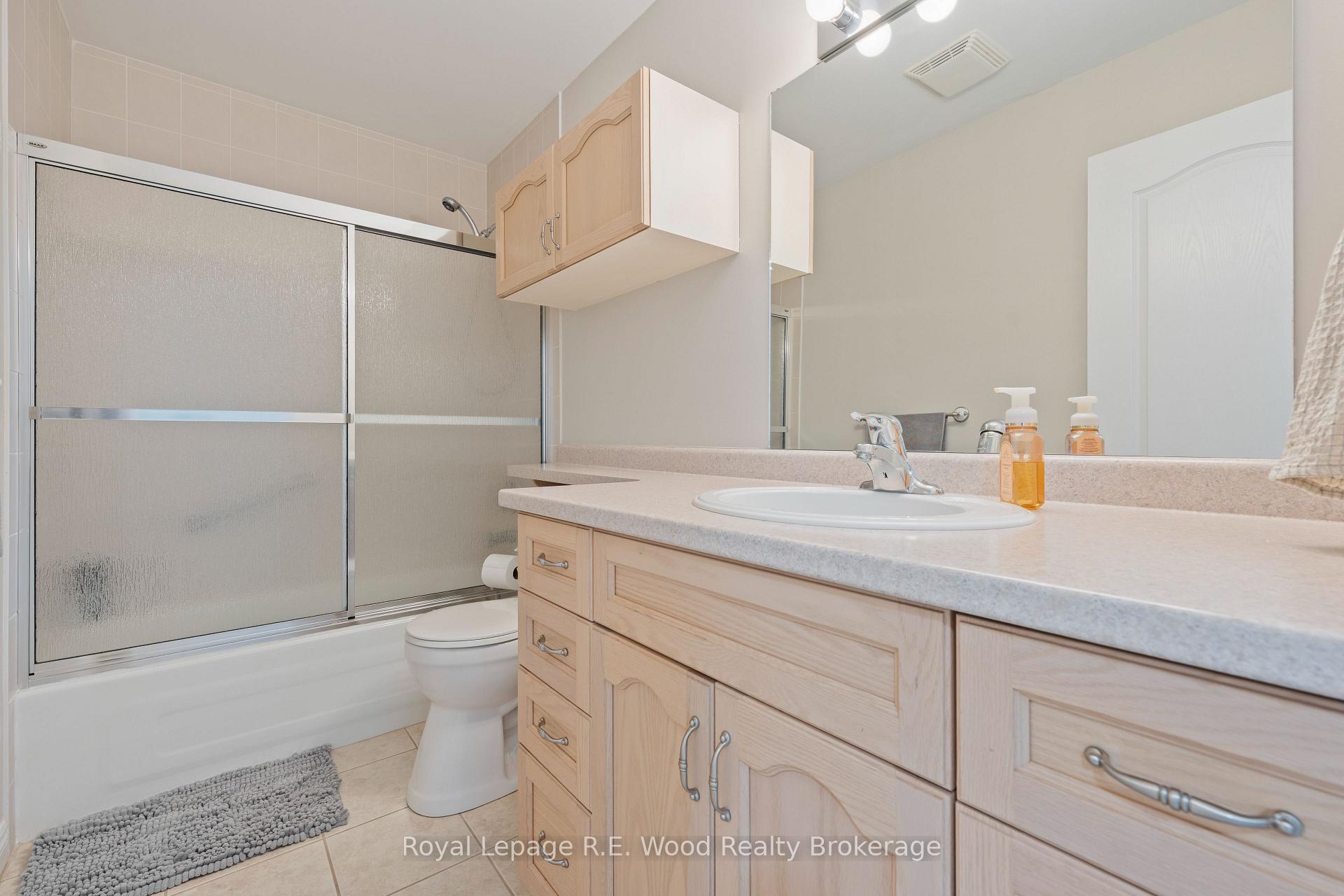 Photo 6 of 39 South Drive, Norfolk, Simcoe — HOMEH
