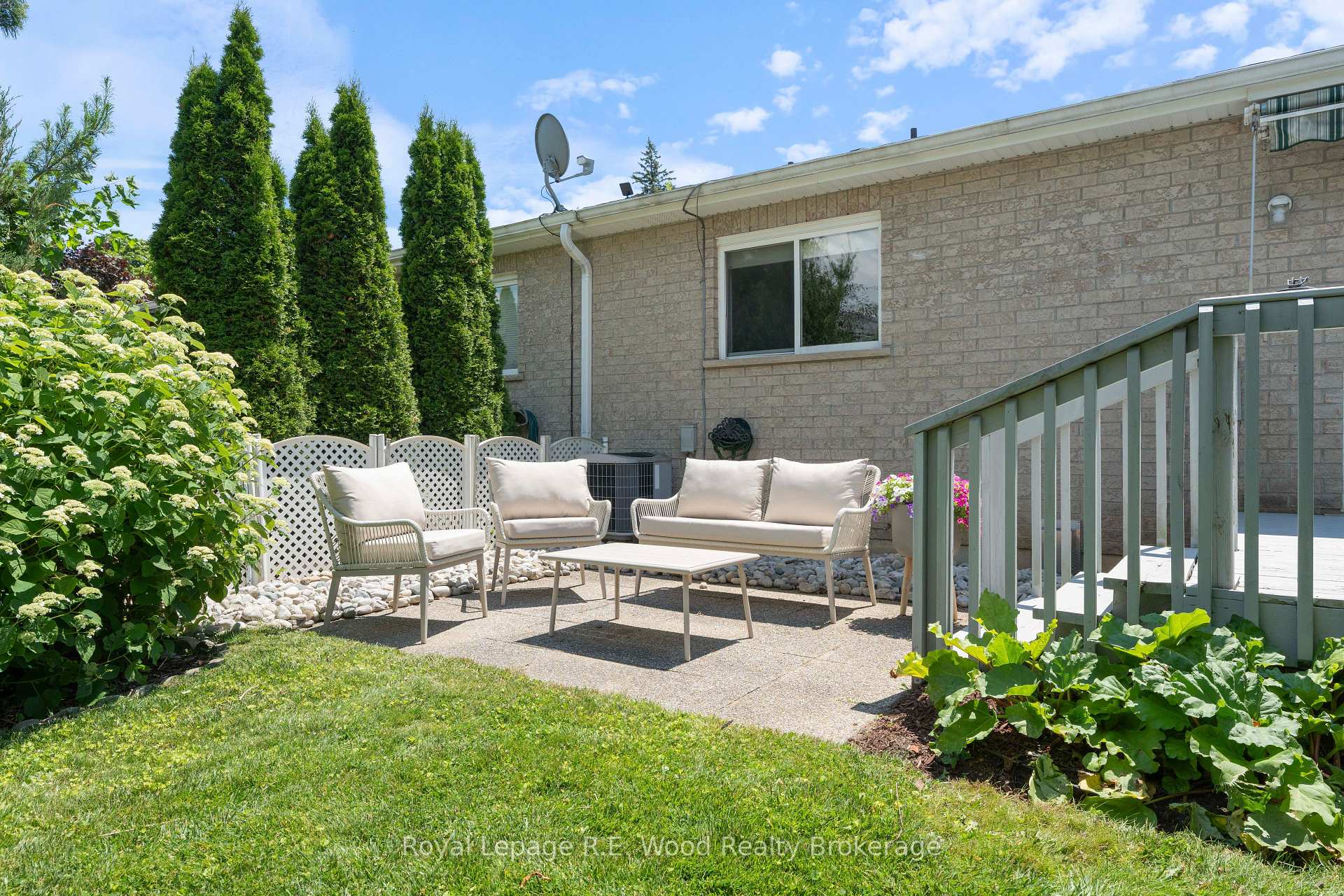 Photo 21 of 39 South Drive, Norfolk, Simcoe — HOMEH