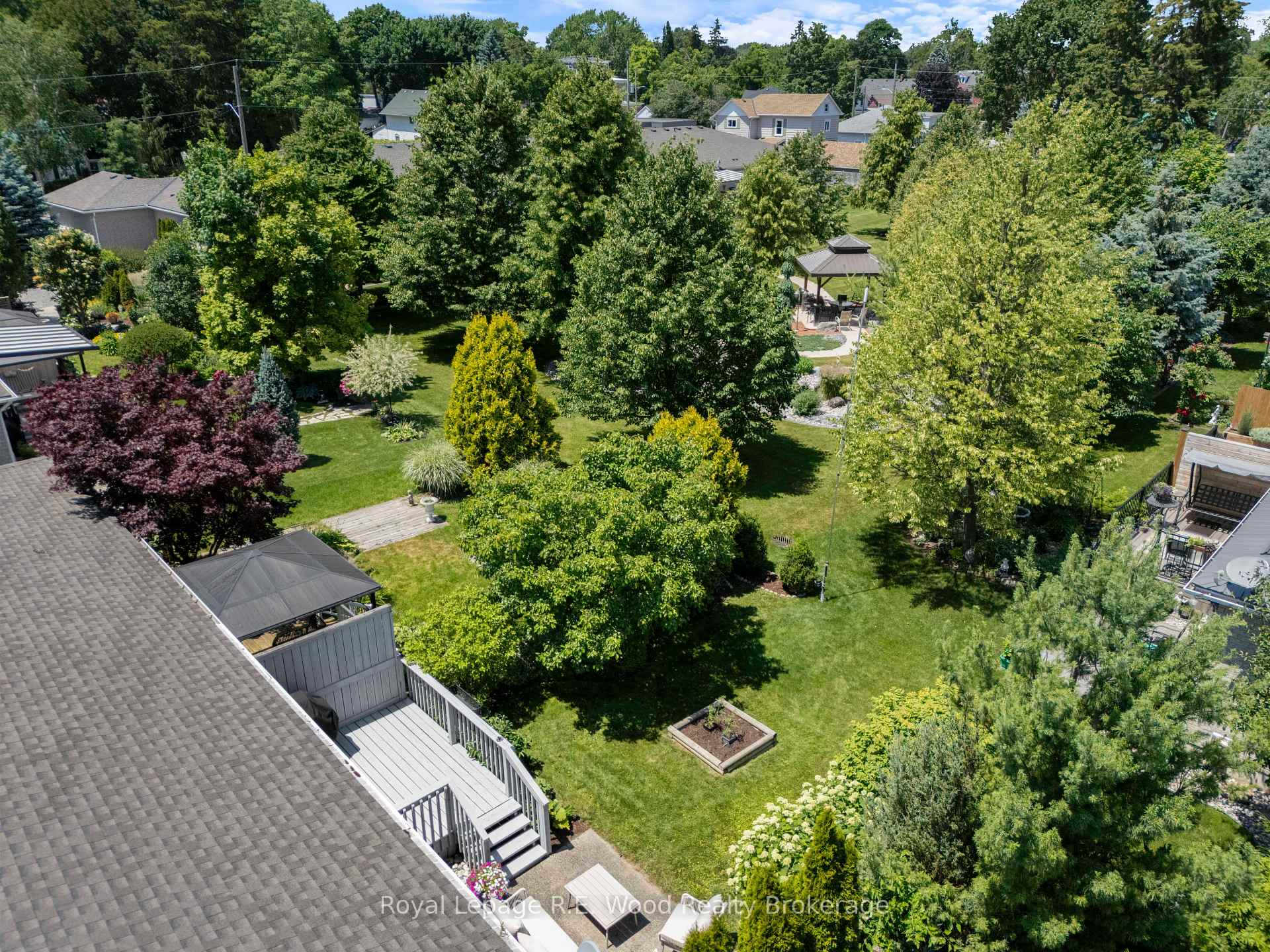 Photo 23 of 39 South Drive, Norfolk, Simcoe — HOMEH