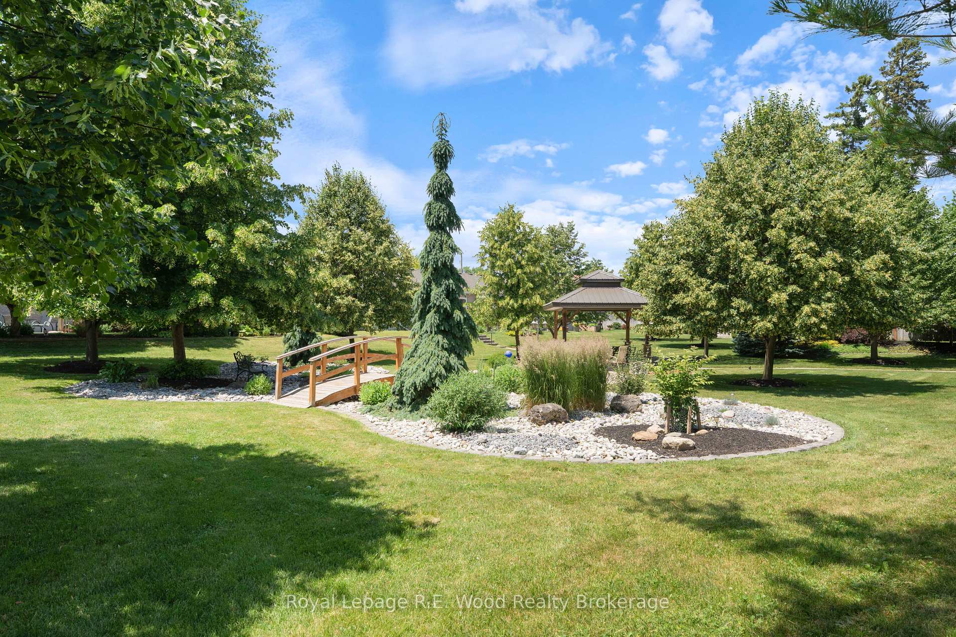 Photo 24 of 39 South Drive, Norfolk, Simcoe — HOMEH